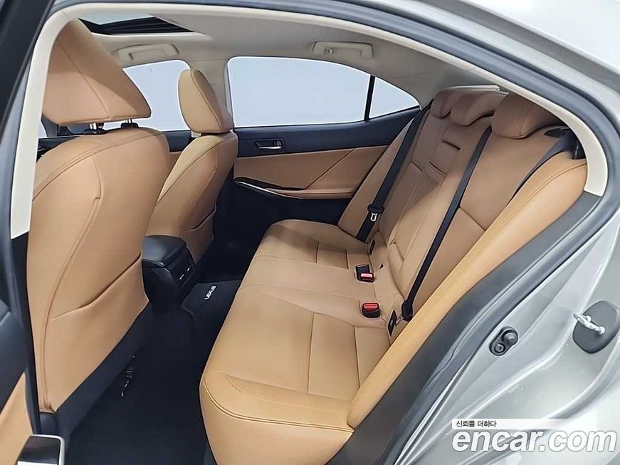 Lexus IS 2018