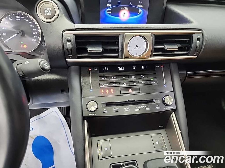 Lexus IS 2018