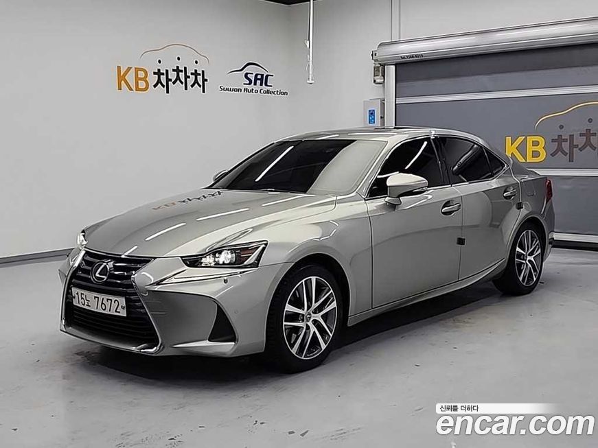 Lexus IS 2018
