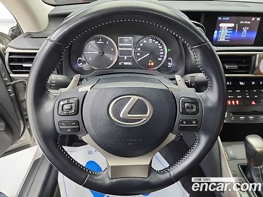 Lexus IS 2018