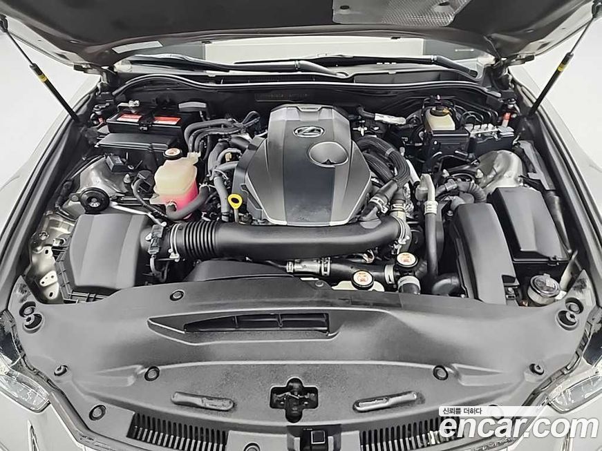 Lexus IS 2018
