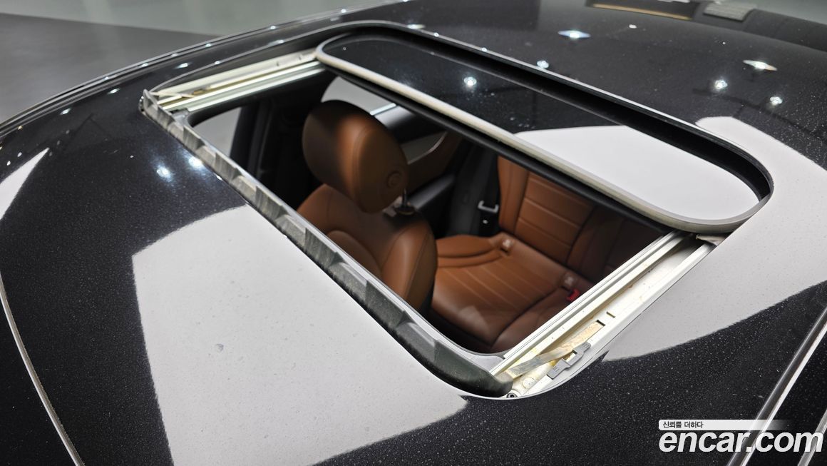 Mercedes-Benz GLC-Class 2021