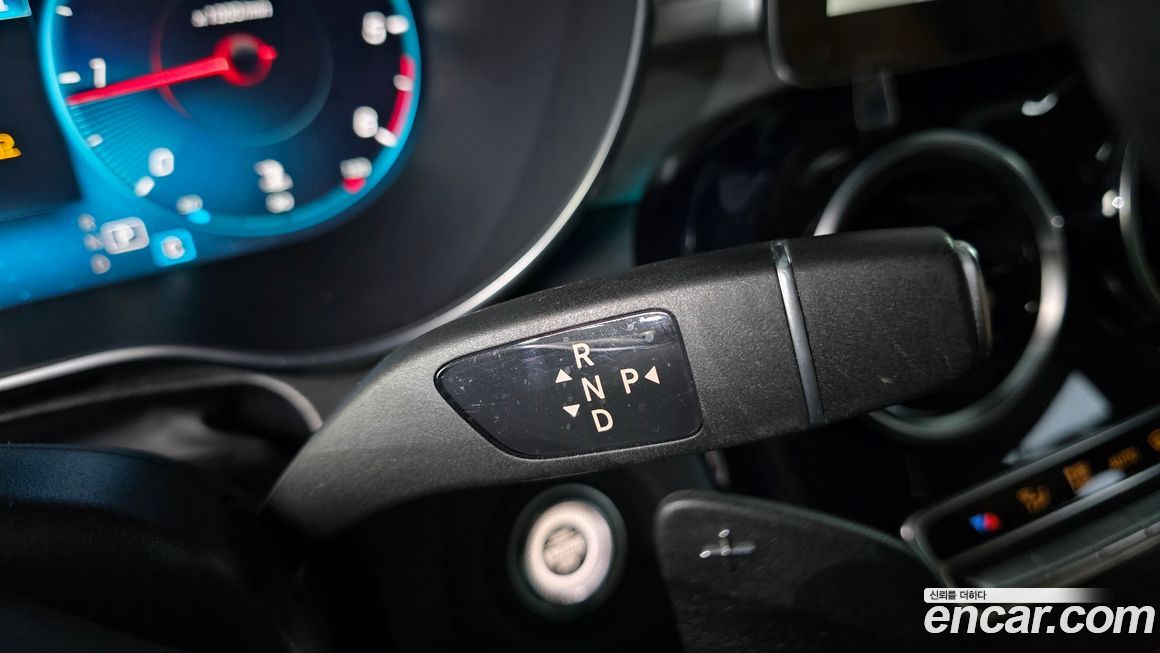 Mercedes-Benz GLC-Class 2021