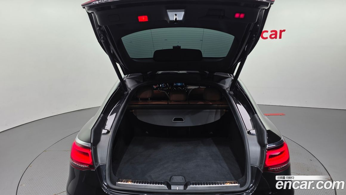 Mercedes-Benz GLC-Class 2021