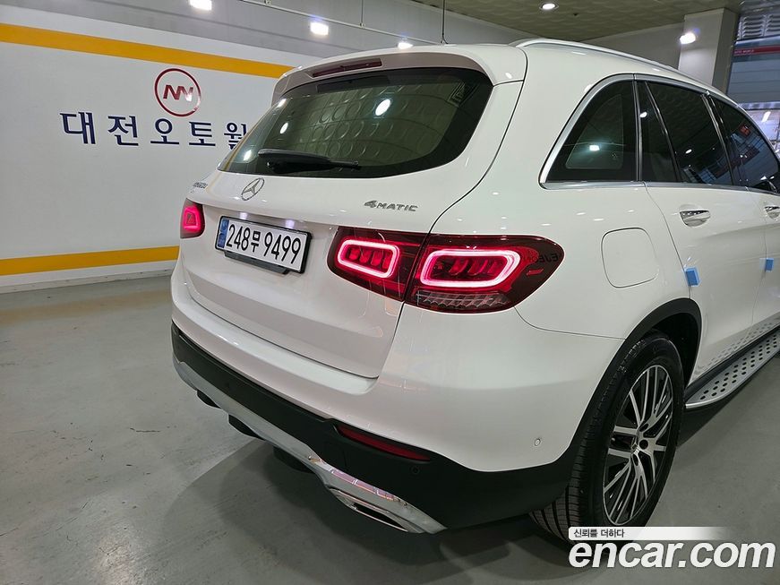 Mercedes-Benz GLC-Class 2021