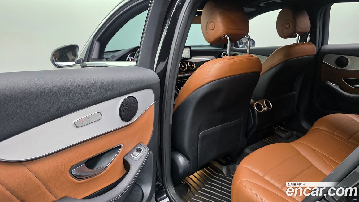 Mercedes-Benz GLC-Class 2021