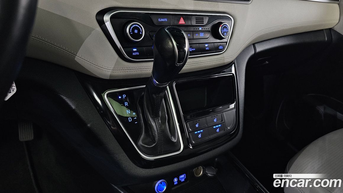 Hyundai Starex 2019