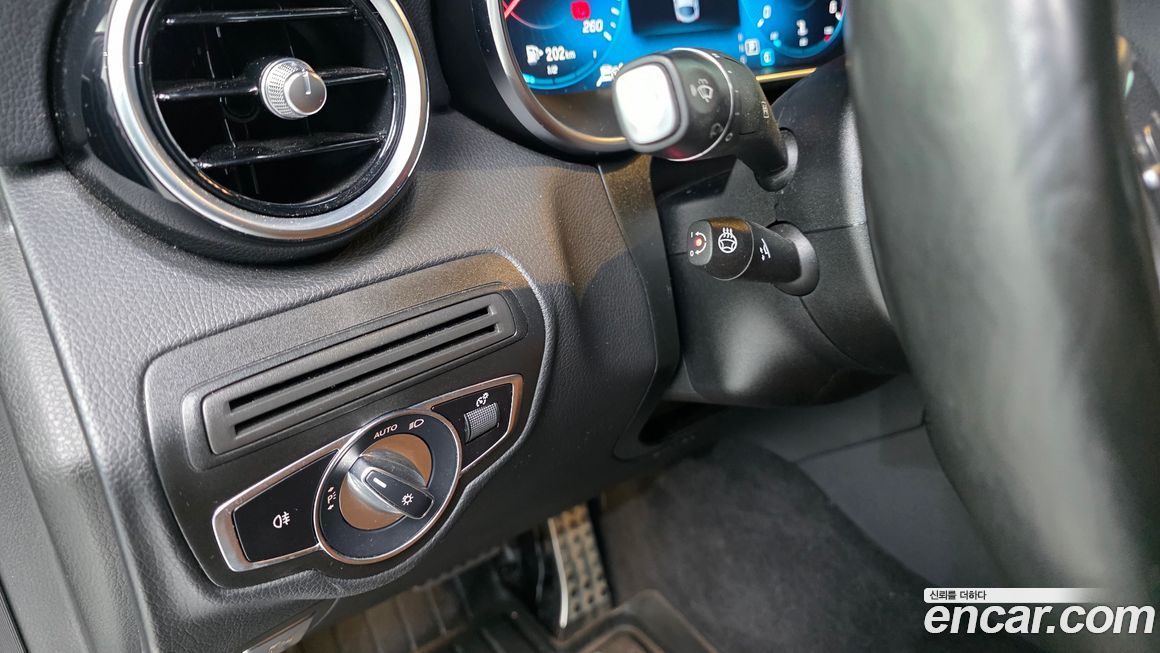 Mercedes-Benz GLC-Class 2021