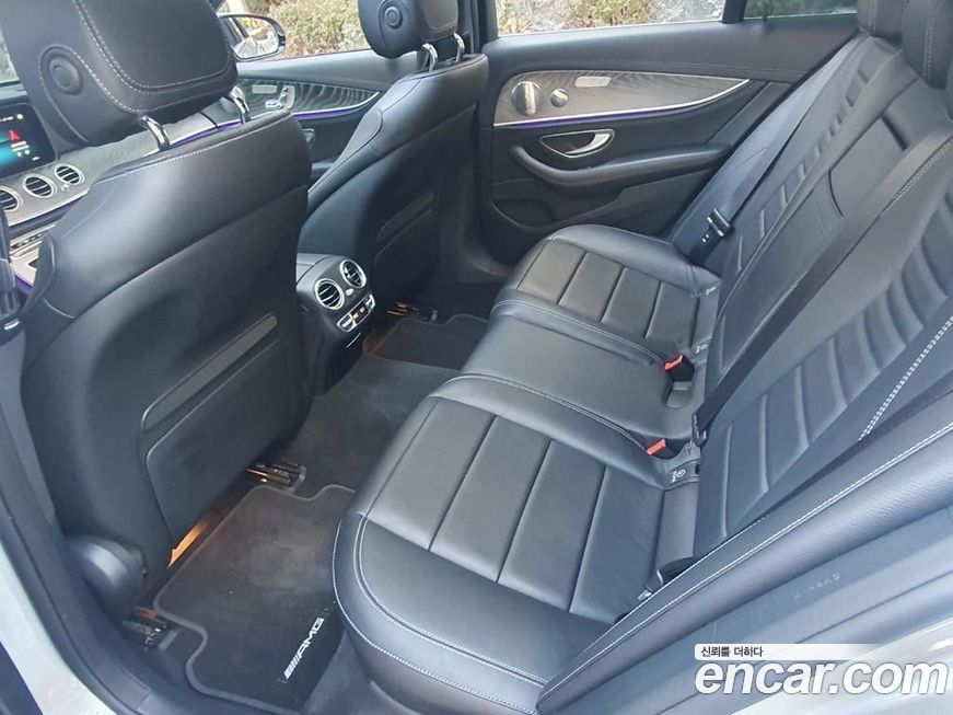 Mercedes-Benz E-Class 2022