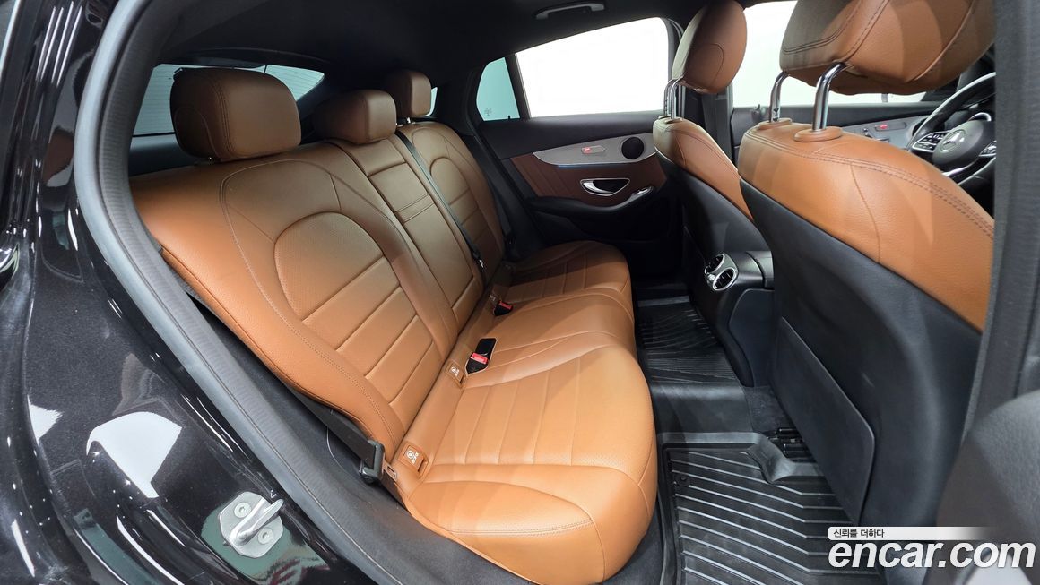 Mercedes-Benz GLC-Class 2021