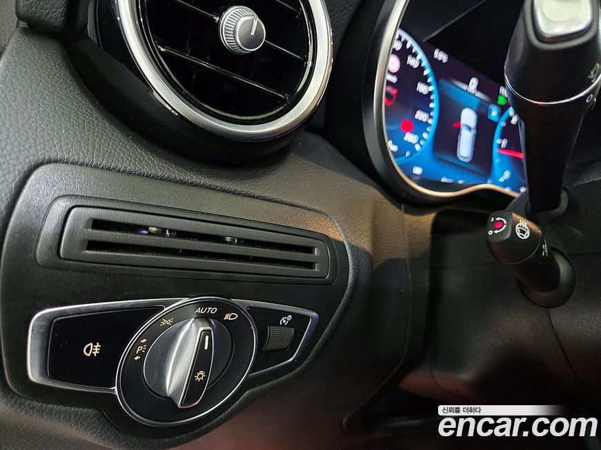 Mercedes-Benz GLC-Class 2021