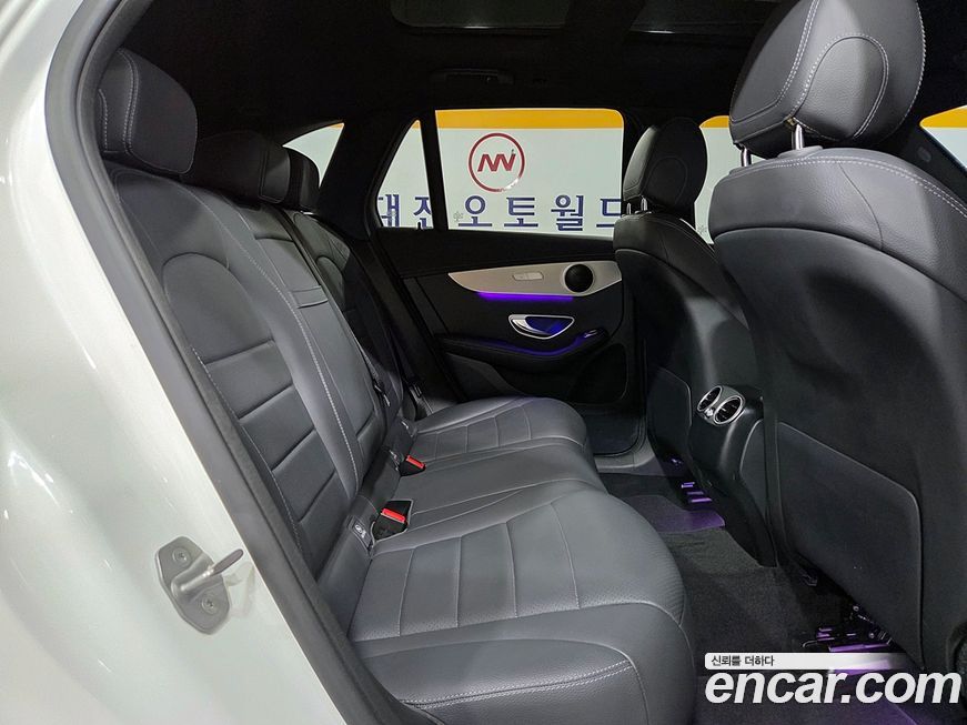 Mercedes-Benz GLC-Class 2021