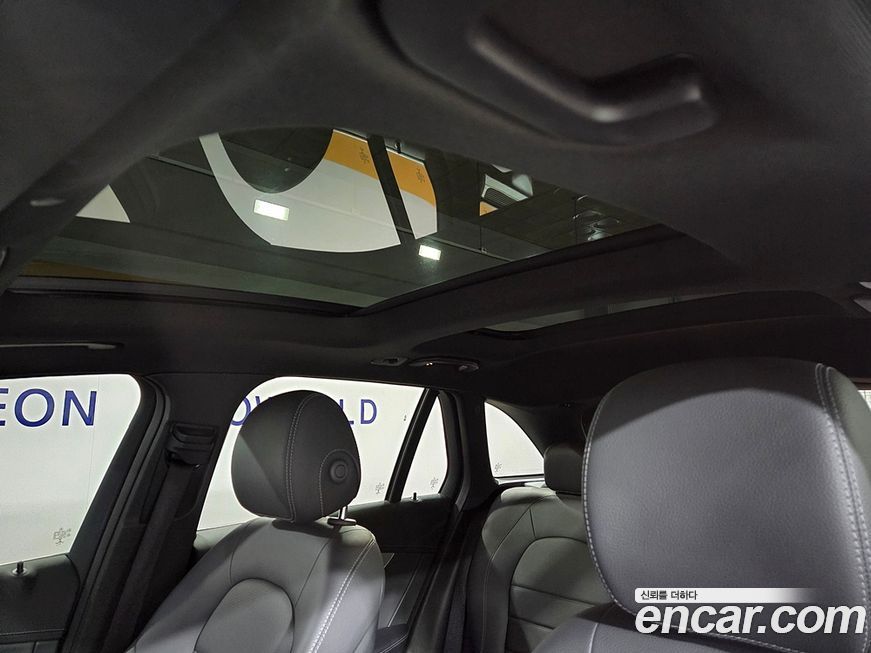 Mercedes-Benz GLC-Class 2021