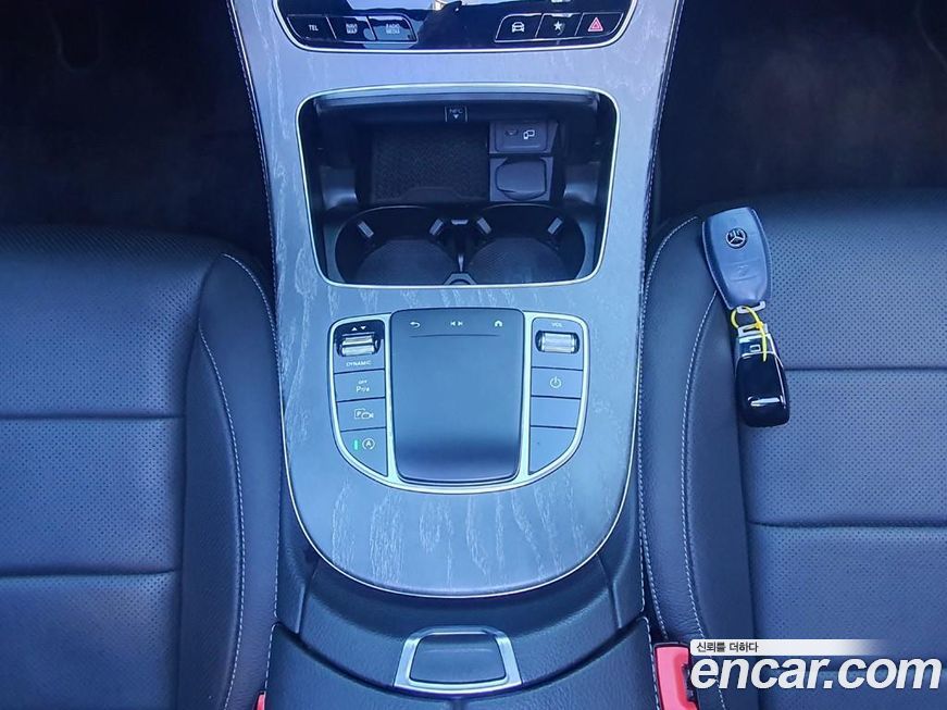 Mercedes-Benz E-Class 2022