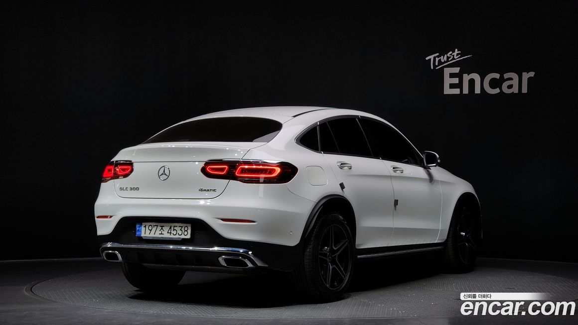 Mercedes-Benz GLC-Class 2023