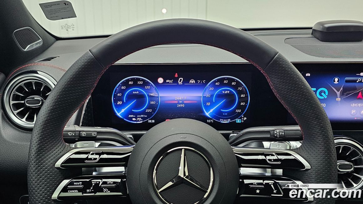 Mercedes-Benz EQB 2026