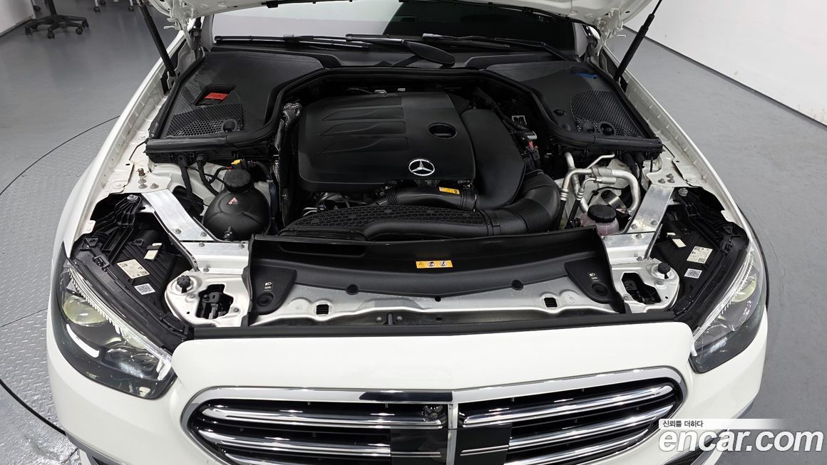 Mercedes-Benz E-Class 2023