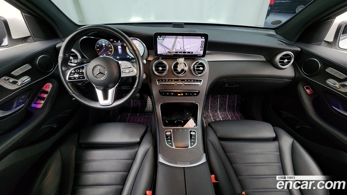 Mercedes-Benz GLC-Class 2023