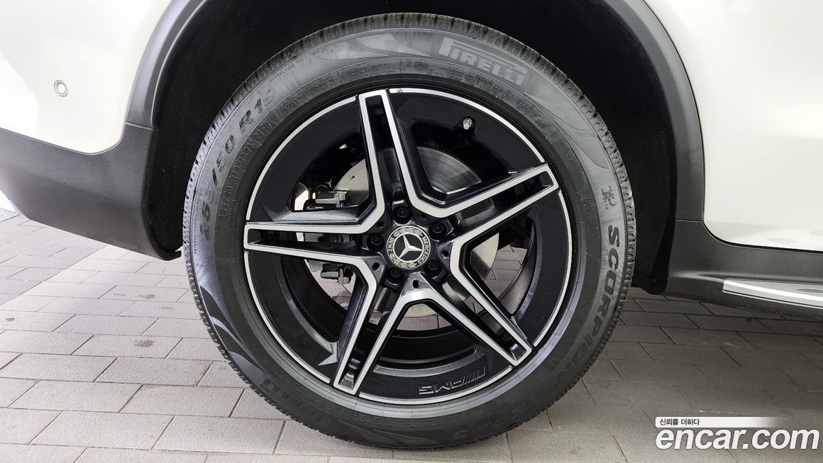 Mercedes-Benz GLC-Class 2023