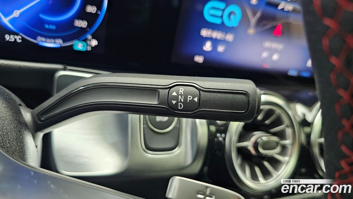 Mercedes-Benz EQB 2026