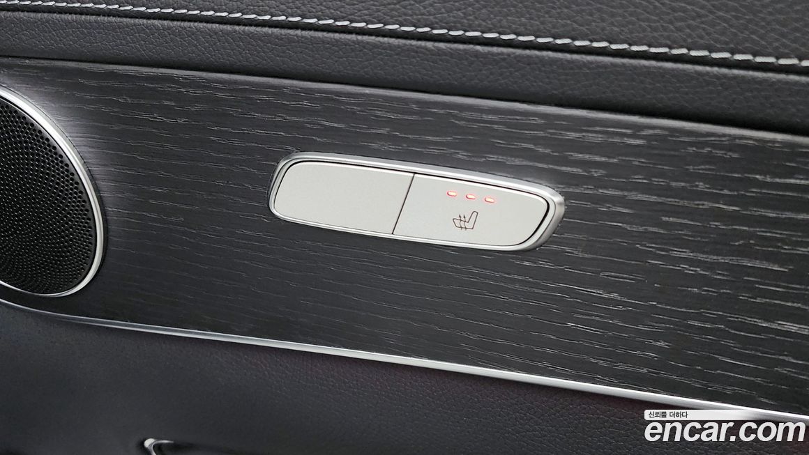 Mercedes-Benz GLC-Class 2023