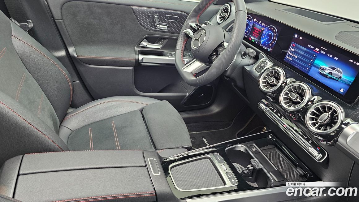 Mercedes-Benz EQB 2026