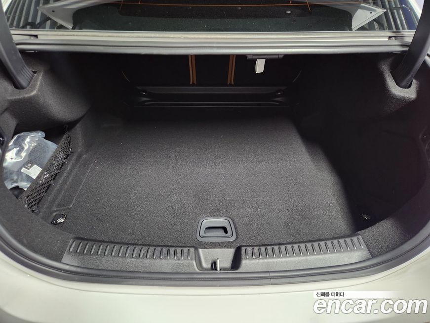 Mercedes-Benz E-Class 2025