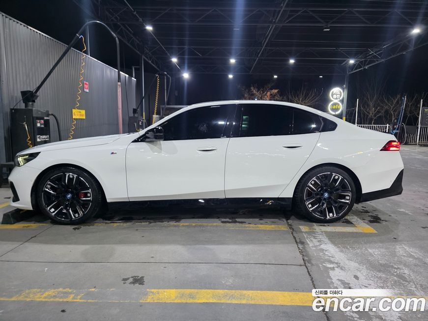 BMW i5 2024
