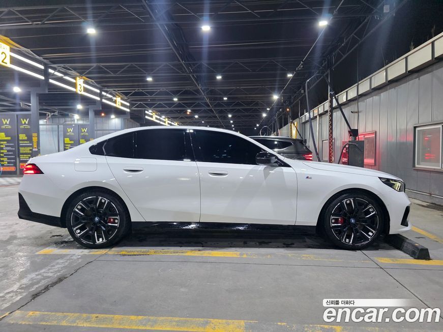 BMW i5 2024