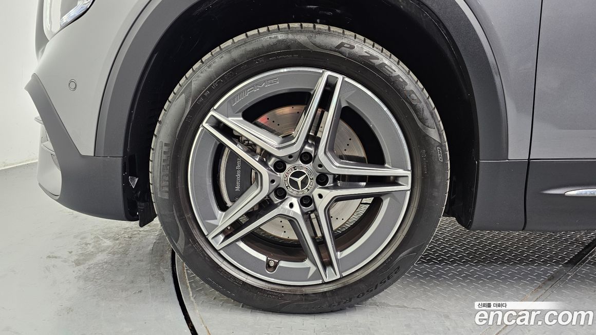 Mercedes-Benz GLB-Class 2020