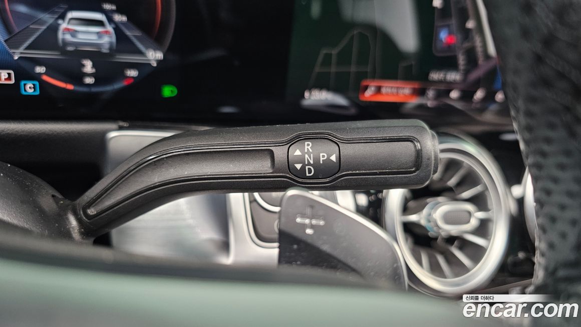 Mercedes-Benz GLB-Class 2020