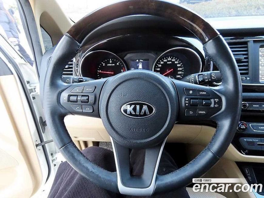 Kia Canival 2019