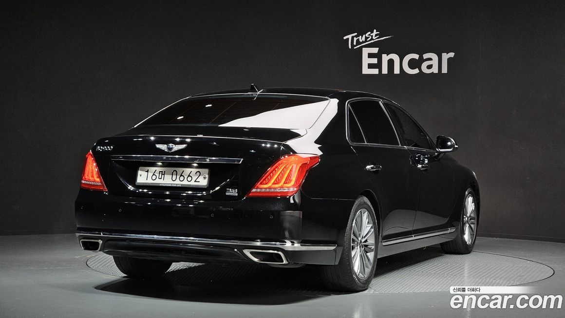 Genesis EQ900 2016