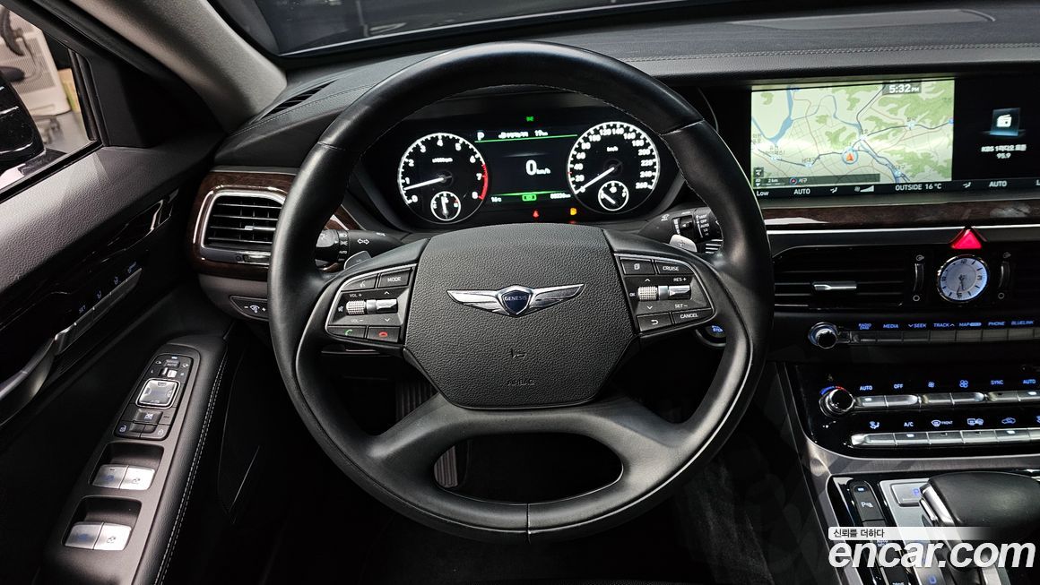 Genesis EQ900 2016