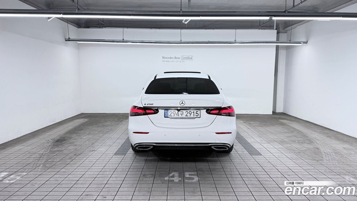 Mercedes-Benz E-Class 2023