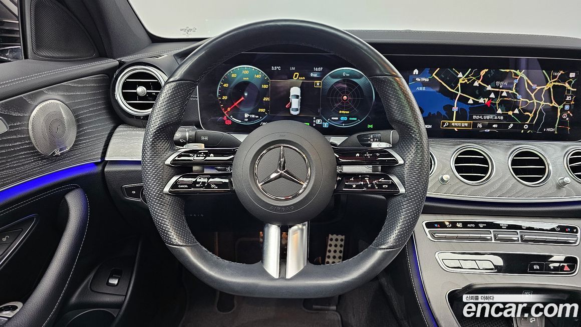 Mercedes-Benz E-Class 2022