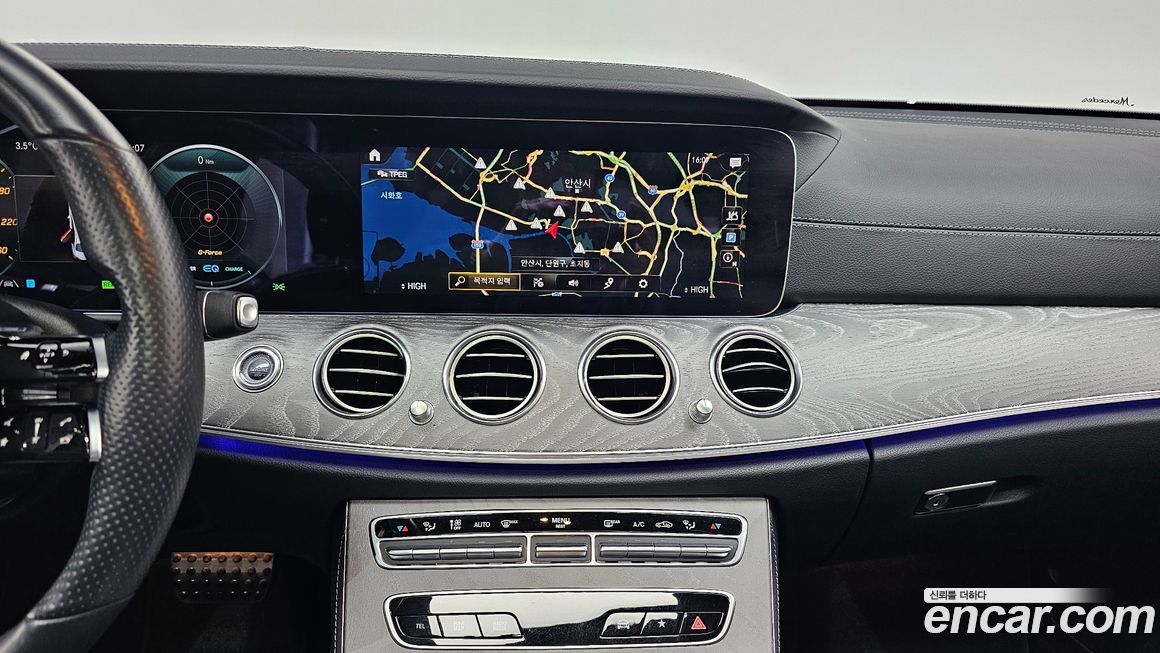 Mercedes-Benz E-Class 2022