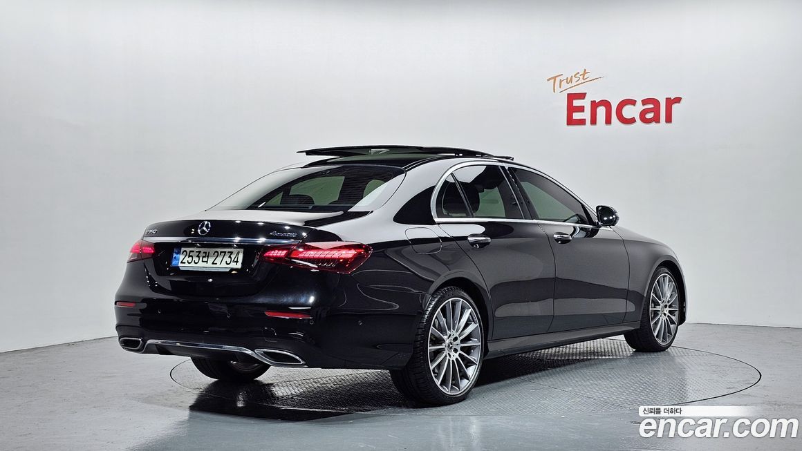 Mercedes-Benz E-Class 2022
