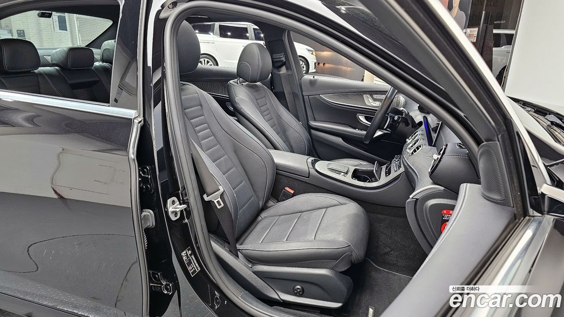 Mercedes-Benz E-Class 2022