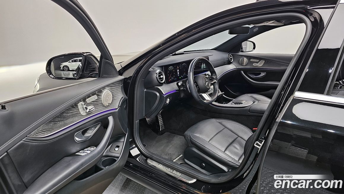 Mercedes-Benz E-Class 2022