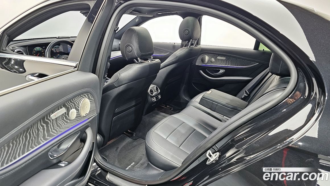 Mercedes-Benz E-Class 2022
