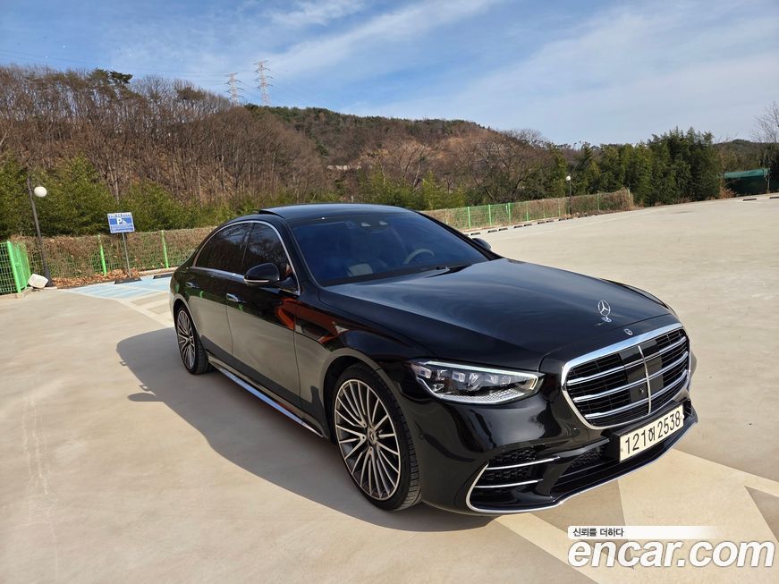 Mercedes-Benz S-Class 2024