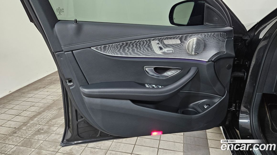 Mercedes-Benz E-Class 2023