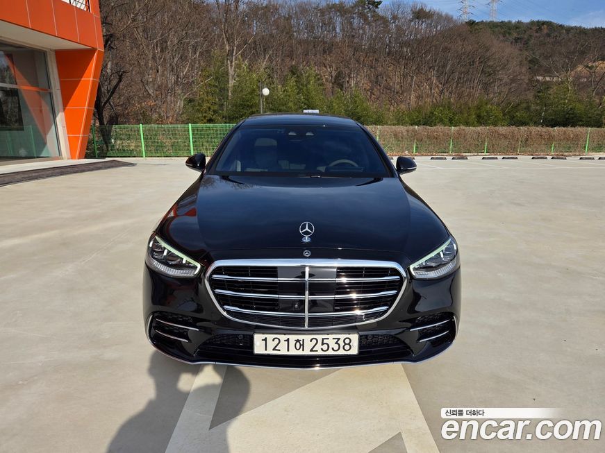 Mercedes-Benz S-Class 2024