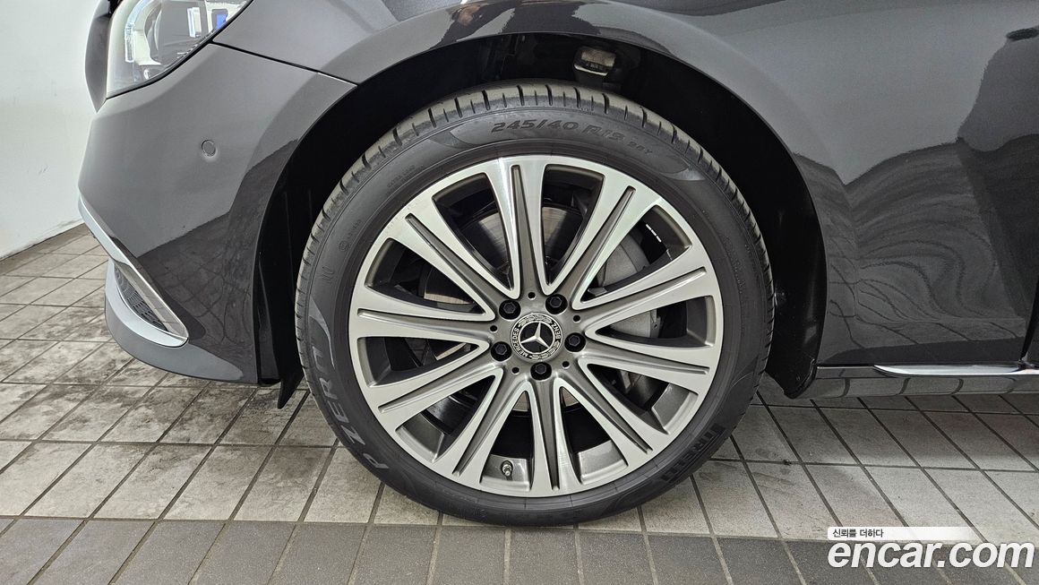 Mercedes-Benz E-Class 2023