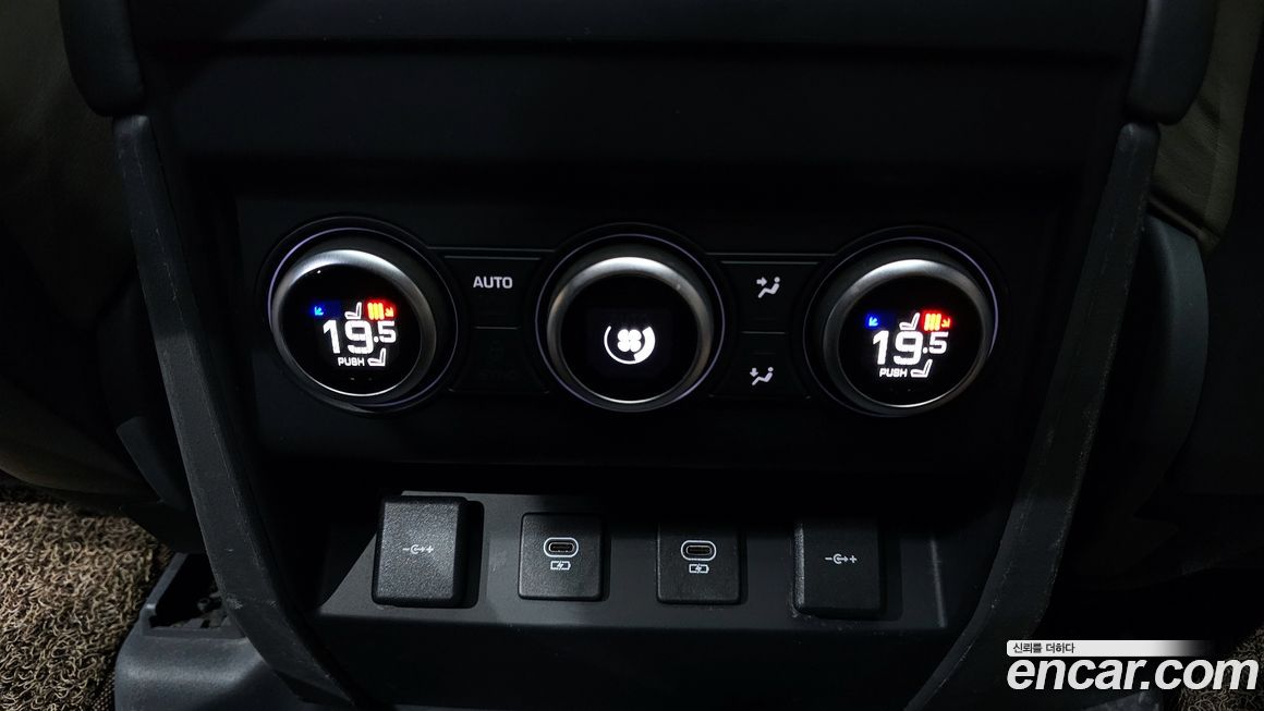 Land Rover Defender 2022