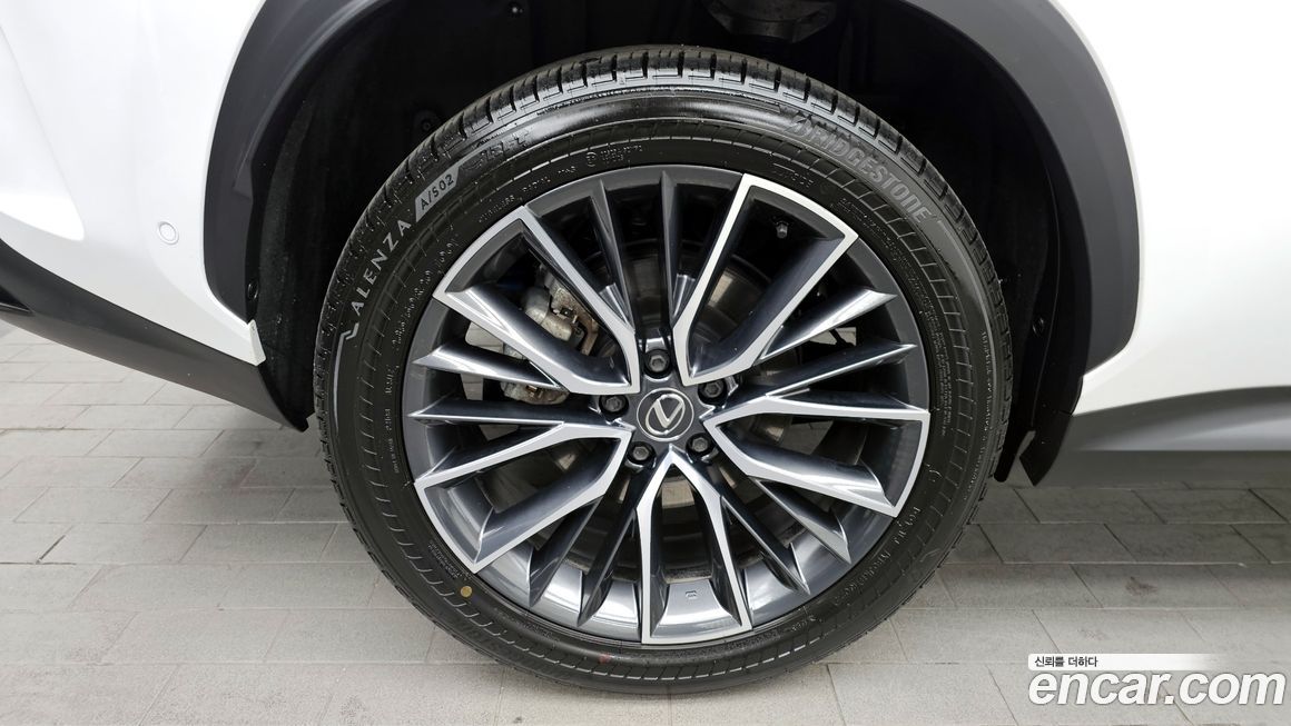 Lexus NX 2025