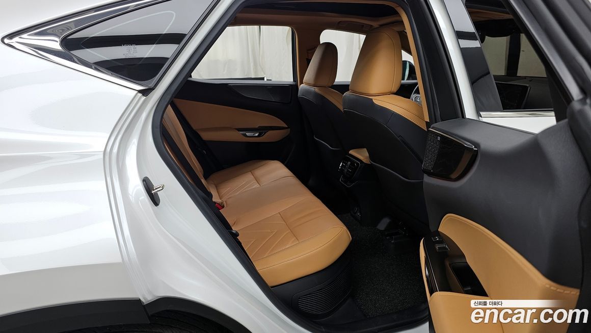 Lexus NX 2025