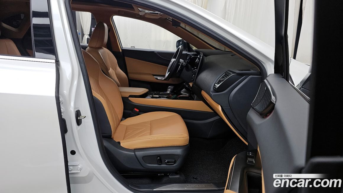 Lexus NX 2025