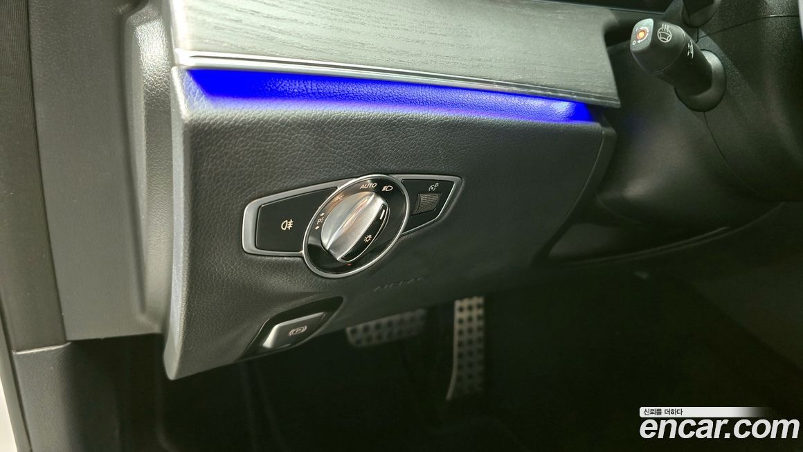 Mercedes-Benz E-Class 2022